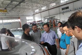 参观沈阳航空航天大学通航研究院飞机装配大厅 参观沈阳航空航天大学通航研究院飞机装配大厅